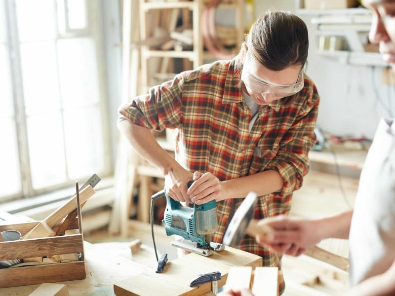 female-carpenters.jpg